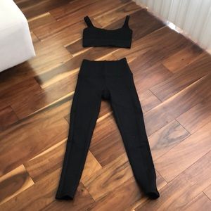 AVOCADO MADE IN LOS ANGELES HAND DYED BLACK SPORTS BRA XXS & LEGGINGS XS-S